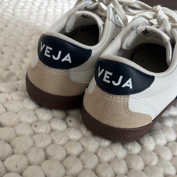 Veja White, Beige, and Navy Sneakers, new without box - Picture 2 of 5